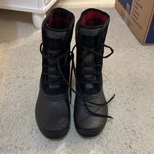 Women’s north face snow boots